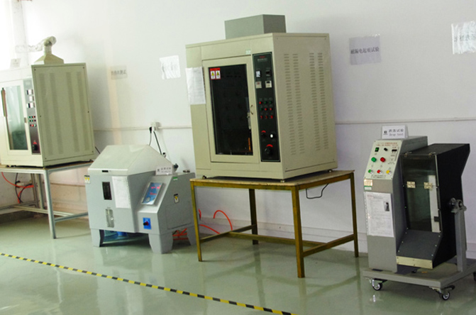 開關(guān)研發(fā)試驗室2